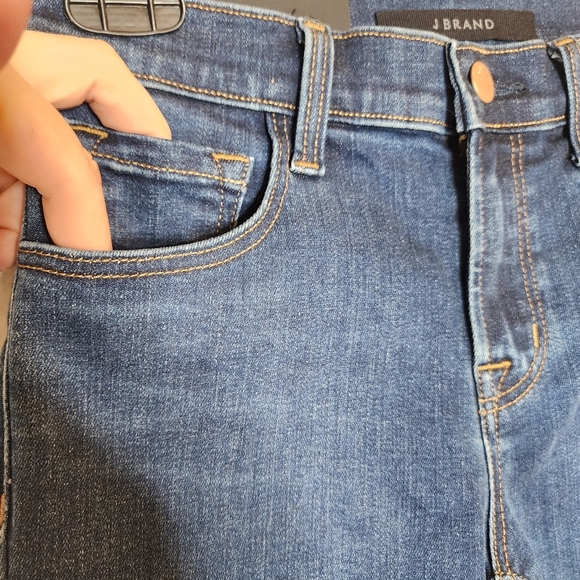 NWT J Brand 811 Stretch Denim Bermuda Shorts. Size 25. - Picture 14 of 16